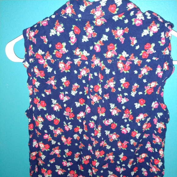 🌸 Gap sleeveless floral blouse 😍 vivid color - Picture 3 of 5